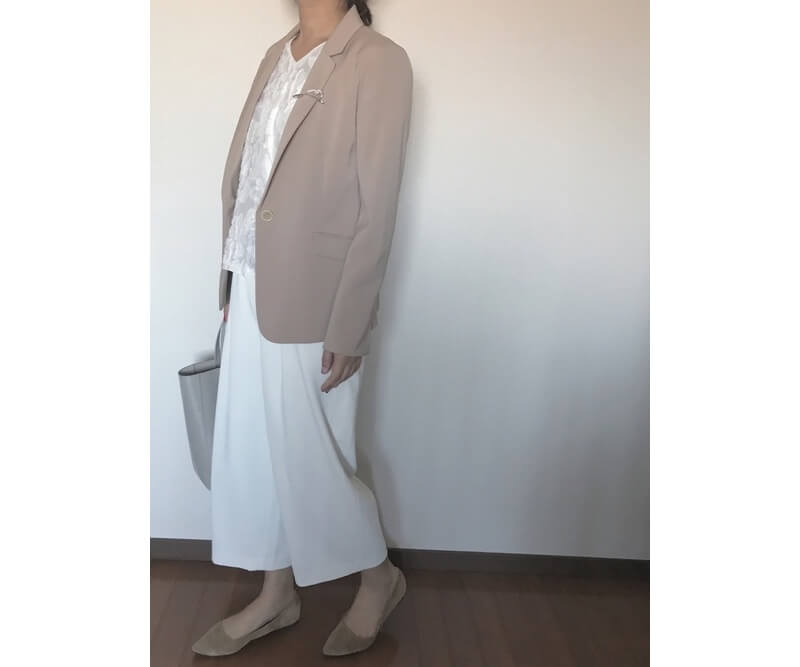 カジュアルな保育園コーデならフラットシューズもOK