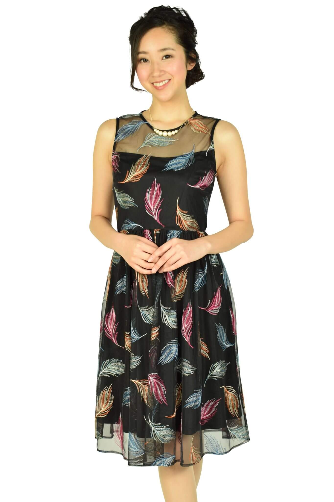 カルバンクライン （Calvin Klein）マルチ羽刺繍ブラックドレス