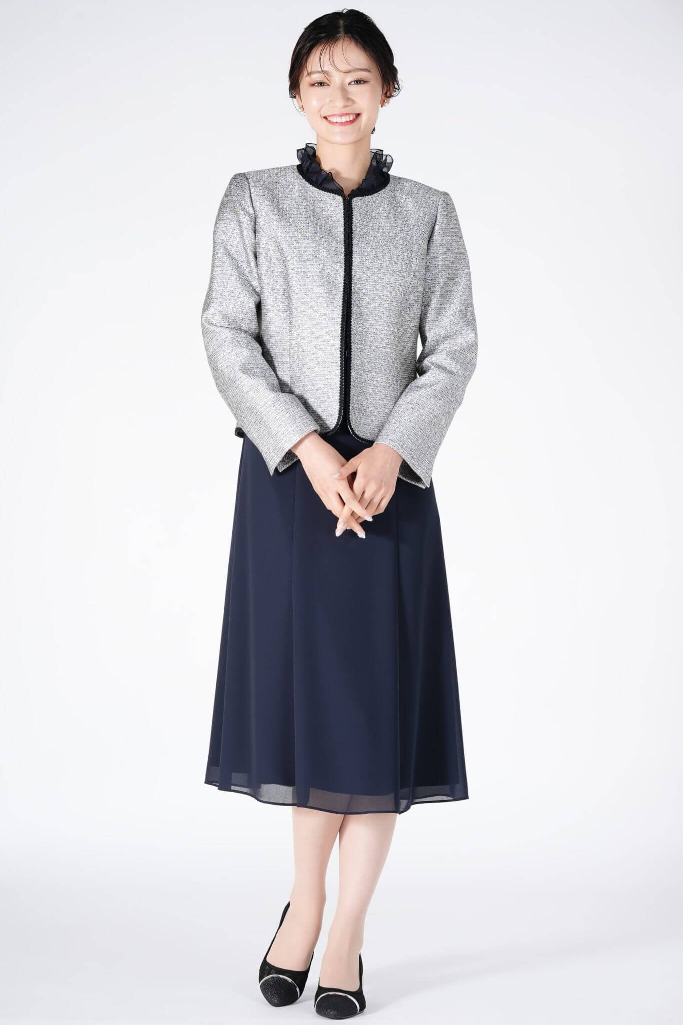 RIFANNE 東京ソワール
光沢グレージャケット×ネイビードレスセット
